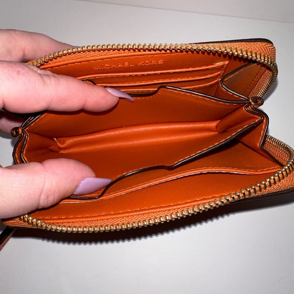 Michael Kors EUC Orange Saffiano Leather Jet Set Wallet with Wrist Strap - Picture 12 of 15